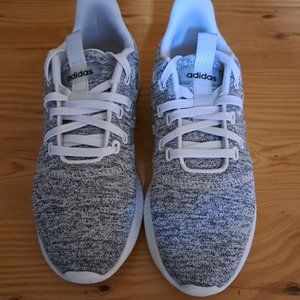 WOMEN'S SIZE 8 ADIDAS CLOUD FOAM COMFORT SHOES